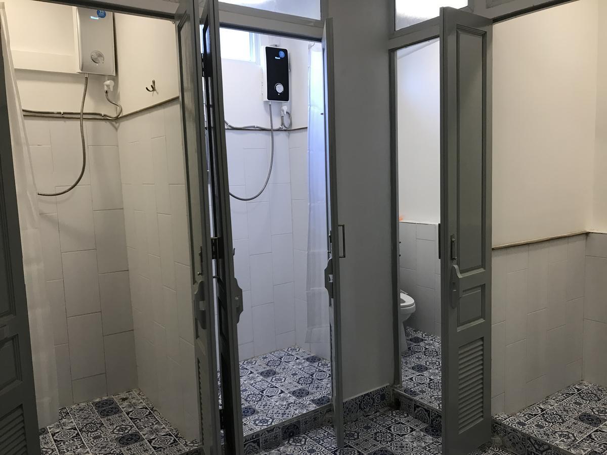 Baobabed Hostel Yangon, Myanmar Екстер'єр фото